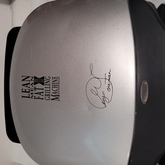 George foreman grilling machine . - Picture 2 of 5